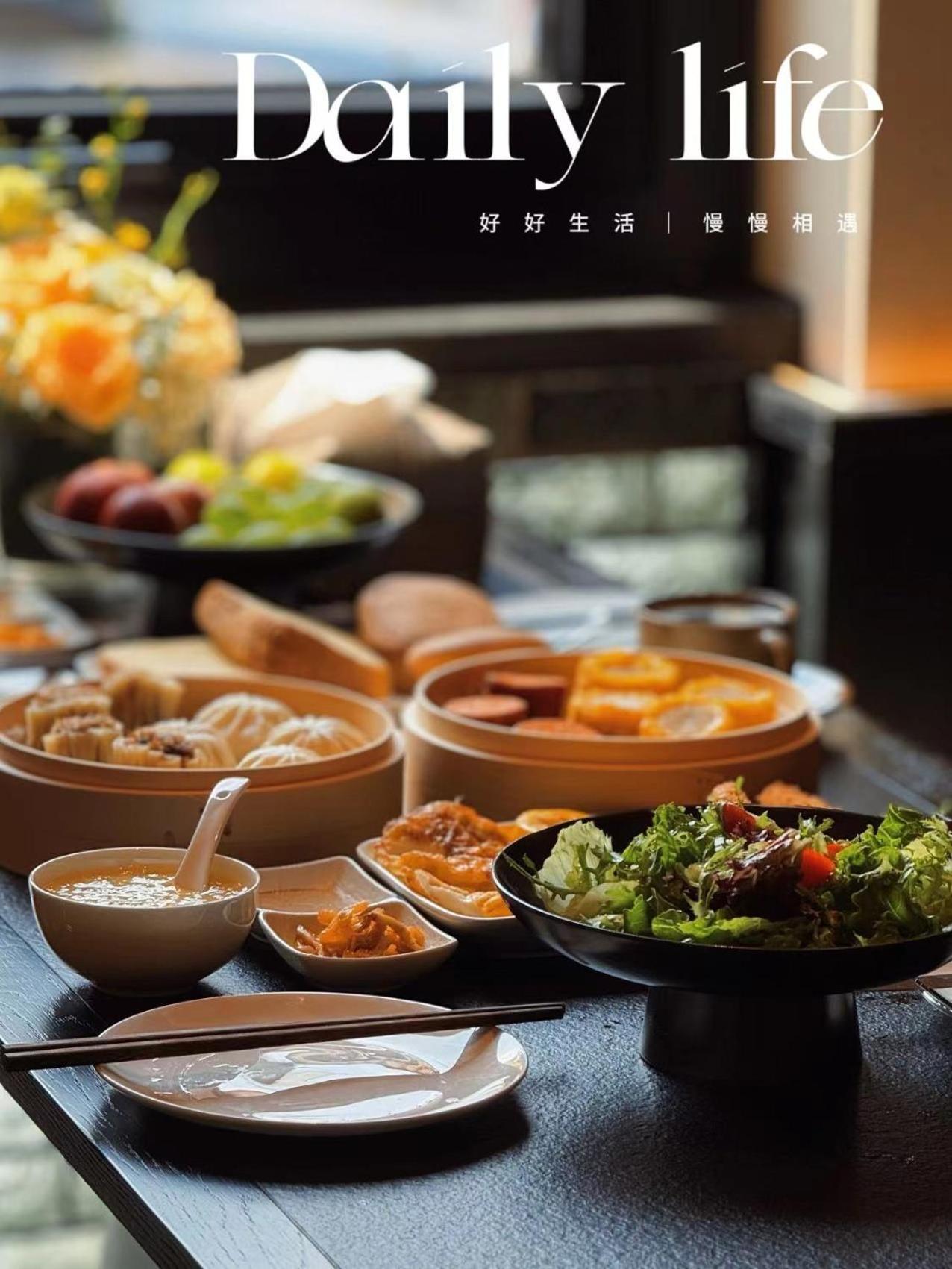 Happy Dragon Courtyard- Newly Renovated With French Windows, Near Tian'Anmen Forbidden City,Lama Temple And Heaven Temple, 3Minutes Walk From Subway,Fluent English Speaking With Tourist Sights Tickets Service ,Free Coffee &Laundry Service Beijing Eksteriør bilde