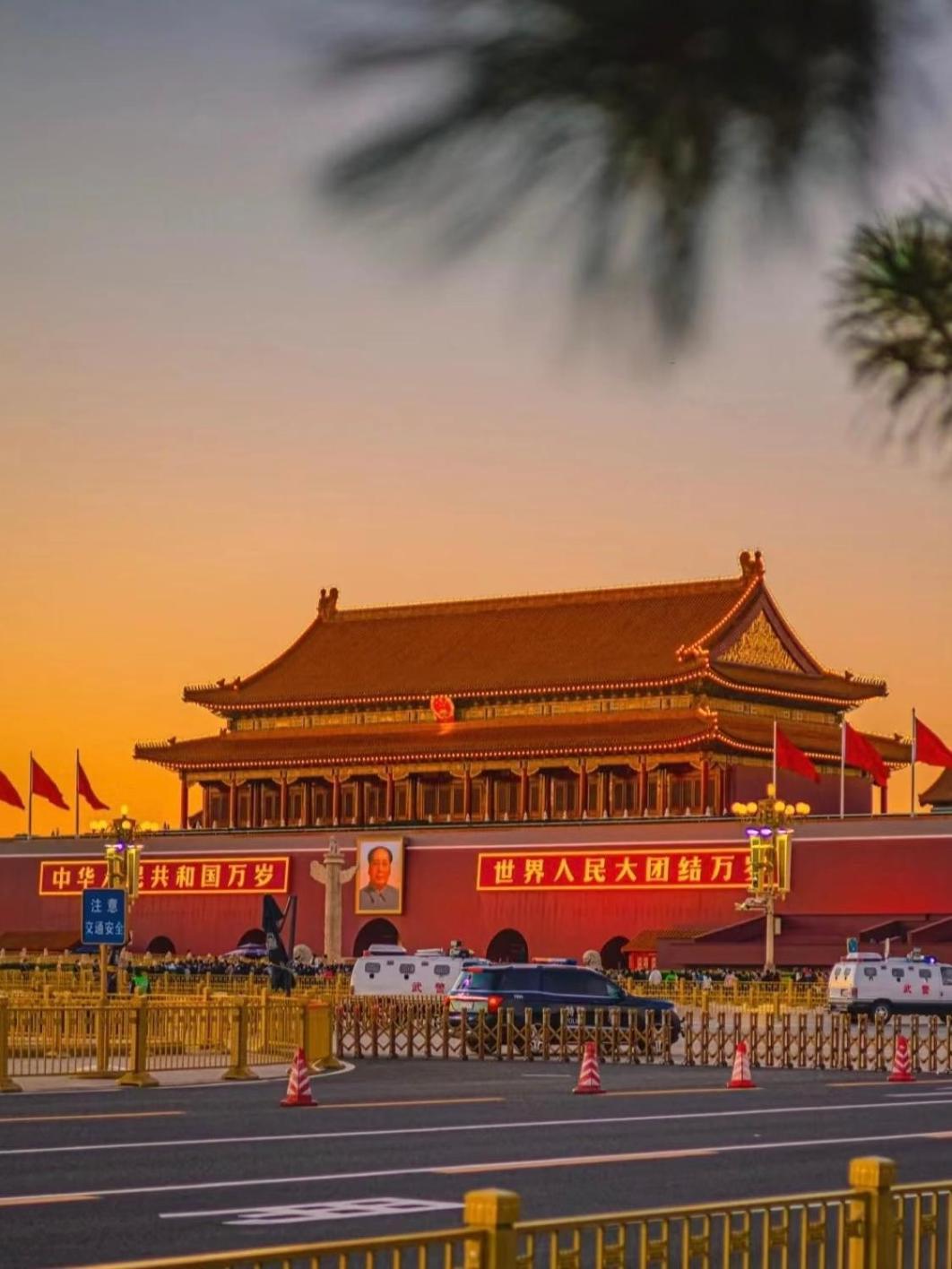 Happy Dragon Courtyard- Newly Renovated With French Windows, Near Tian'Anmen Forbidden City,Lama Temple And Heaven Temple, 3Minutes Walk From Subway,Fluent English Speaking With Tourist Sights Tickets Service ,Free Coffee &Laundry Service Beijing Eksteriør bilde