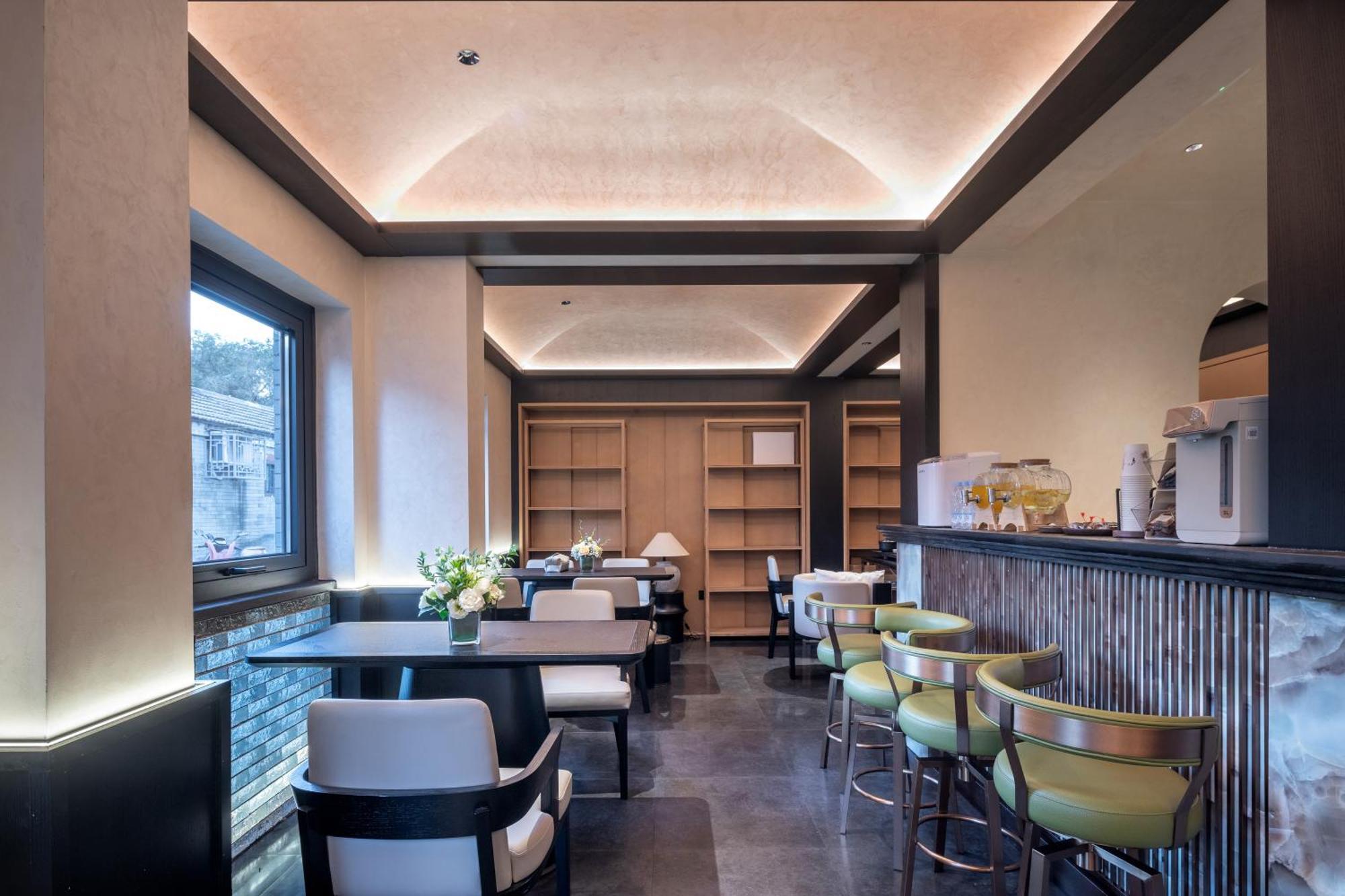 Happy Dragon Courtyard- Newly Renovated With French Windows, Near Tian'Anmen Forbidden City,Lama Temple And Heaven Temple, 3Minutes Walk From Subway,Fluent English Speaking With Tourist Sights Tickets Service ,Free Coffee &Laundry Service Beijing Eksteriør bilde