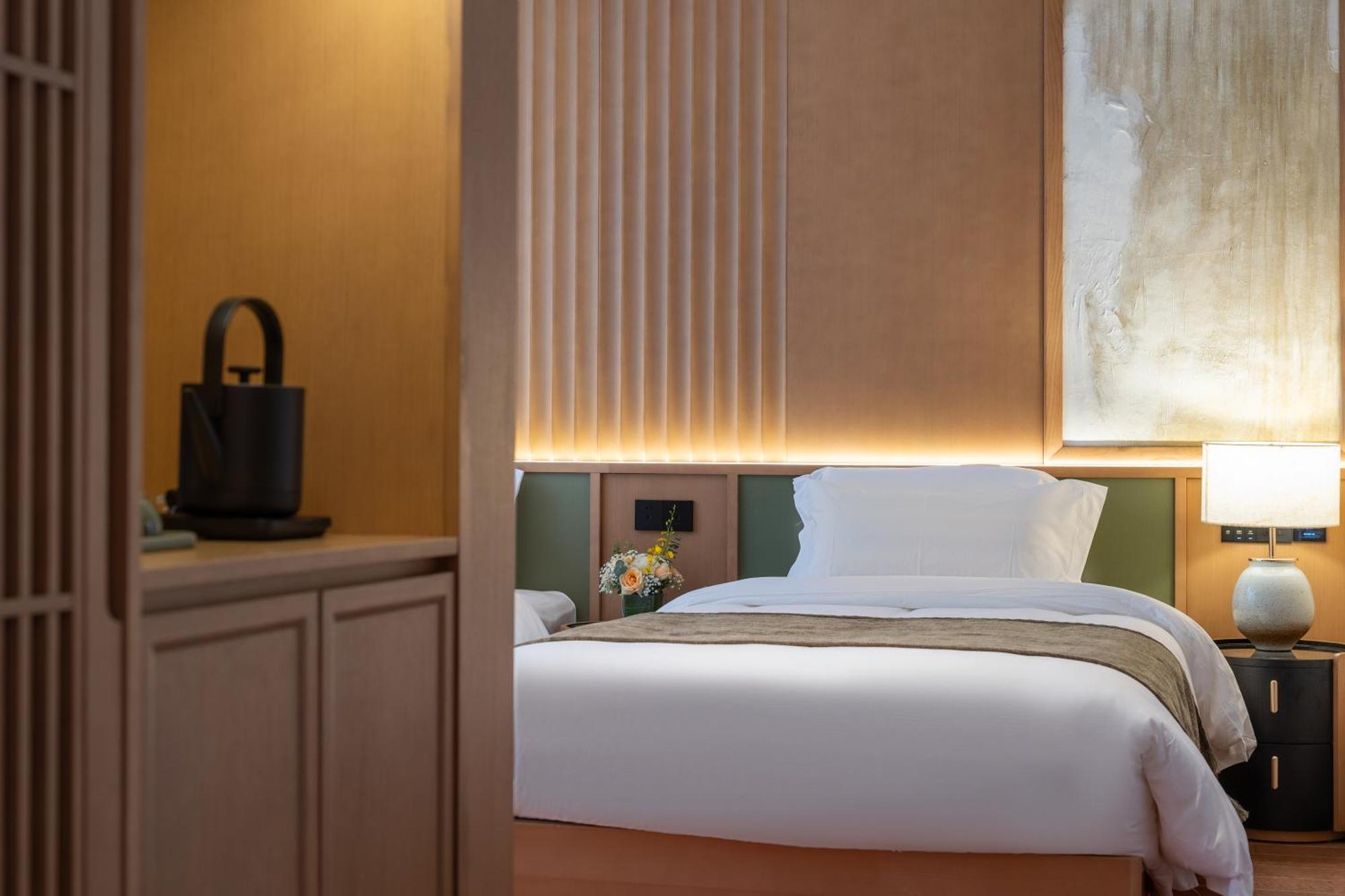 Happy Dragon Courtyard- Newly Renovated With French Windows, Near Tian'Anmen Forbidden City,Lama Temple And Heaven Temple, 3Minutes Walk From Subway,Fluent English Speaking With Tourist Sights Tickets Service ,Free Coffee &Laundry Service Beijing Eksteriør bilde