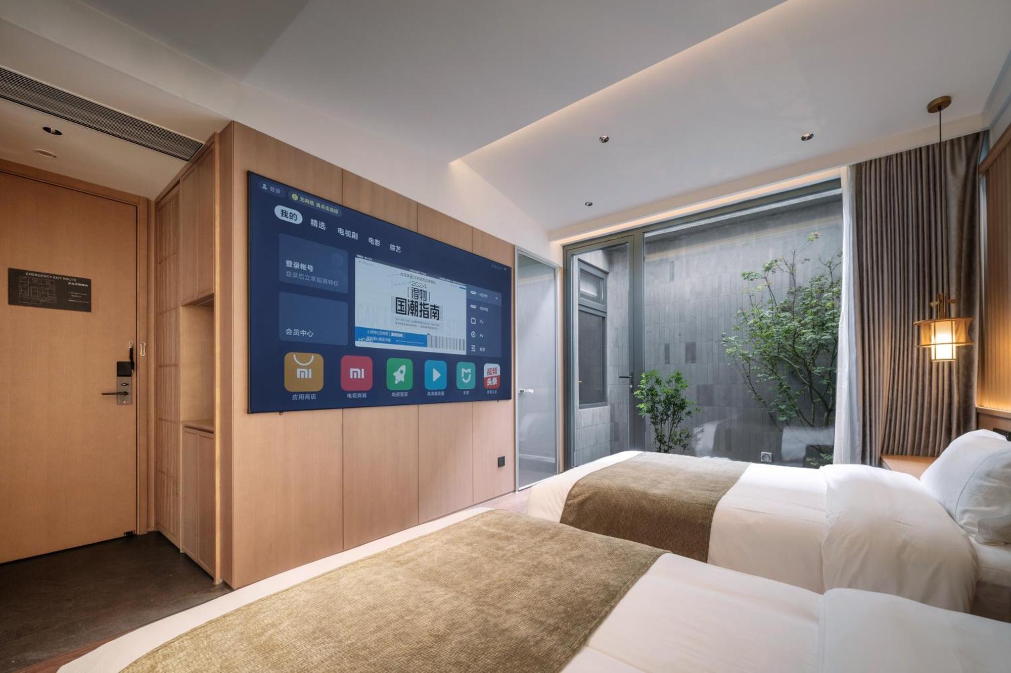 Happy Dragon Courtyard- Newly Renovated With French Windows, Near Tian'Anmen Forbidden City,Lama Temple And Heaven Temple, 3Minutes Walk From Subway,Fluent English Speaking With Tourist Sights Tickets Service ,Free Coffee &Laundry Service Beijing Eksteriør bilde