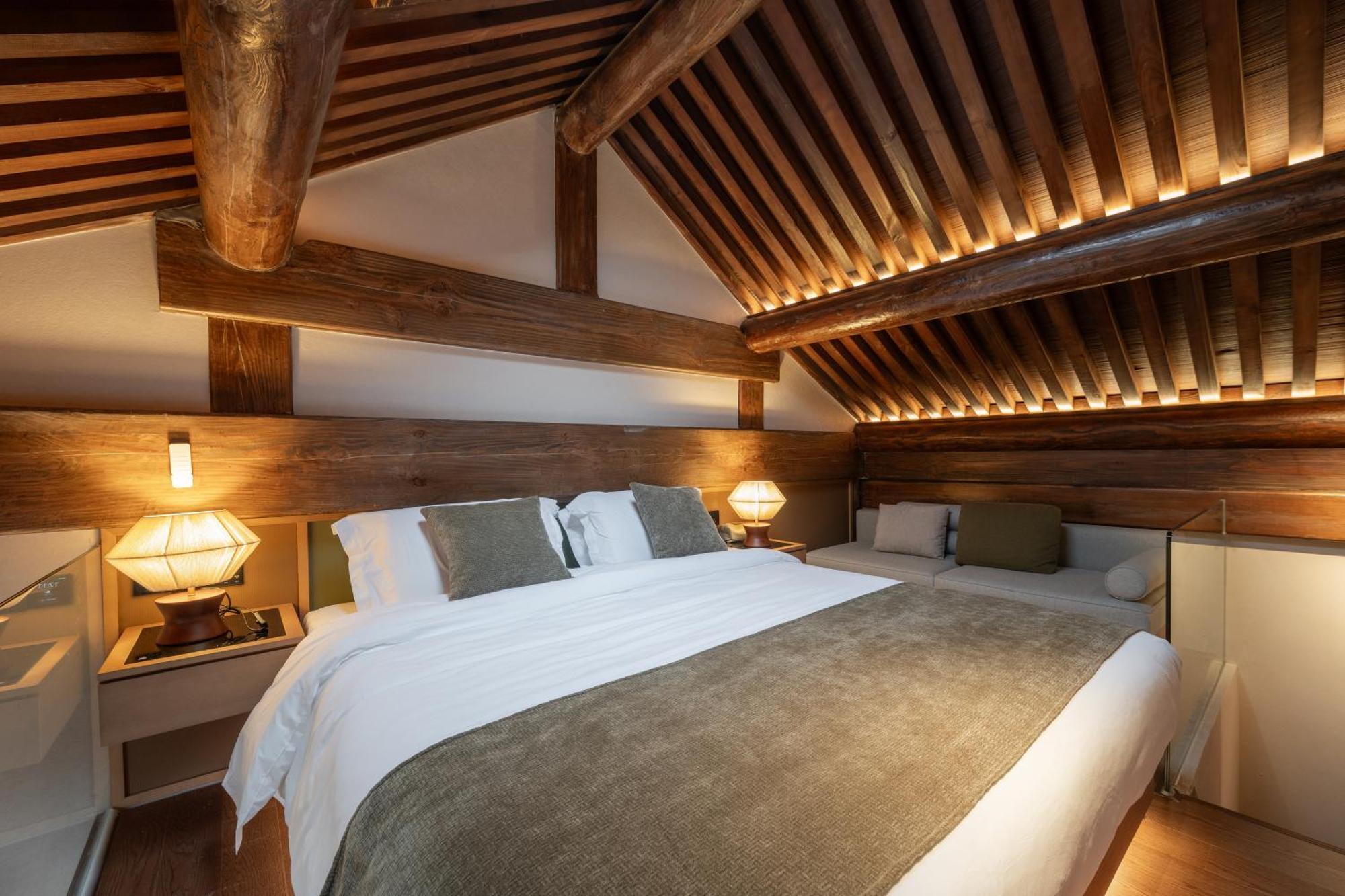 Happy Dragon Courtyard- Newly Renovated With French Windows, Near Tian'Anmen Forbidden City,Lama Temple And Heaven Temple, 3Minutes Walk From Subway,Fluent English Speaking With Tourist Sights Tickets Service ,Free Coffee &Laundry Service Beijing Eksteriør bilde