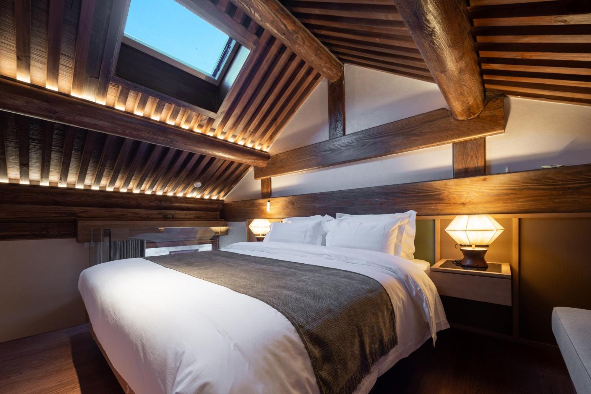 Happy Dragon Courtyard- Newly Renovated With French Windows, Near Tian'Anmen Forbidden City,Lama Temple And Heaven Temple, 3Minutes Walk From Subway,Fluent English Speaking With Tourist Sights Tickets Service ,Free Coffee &Laundry Service Beijing Eksteriør bilde