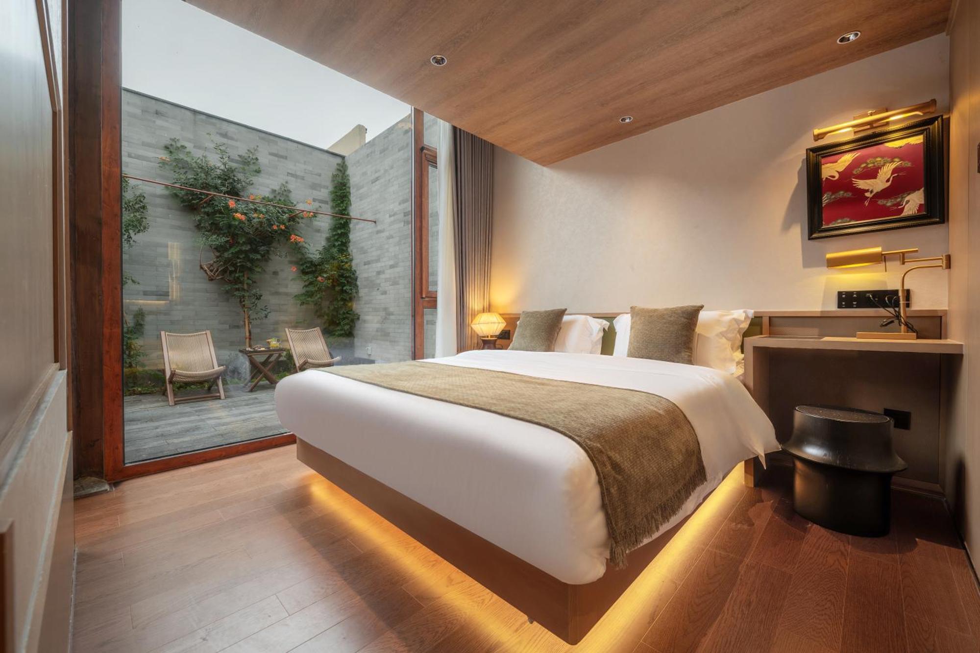 Happy Dragon Courtyard- Newly Renovated With French Windows, Near Tian'Anmen Forbidden City,Lama Temple And Heaven Temple, 3Minutes Walk From Subway,Fluent English Speaking With Tourist Sights Tickets Service ,Free Coffee &Laundry Service Beijing Eksteriør bilde