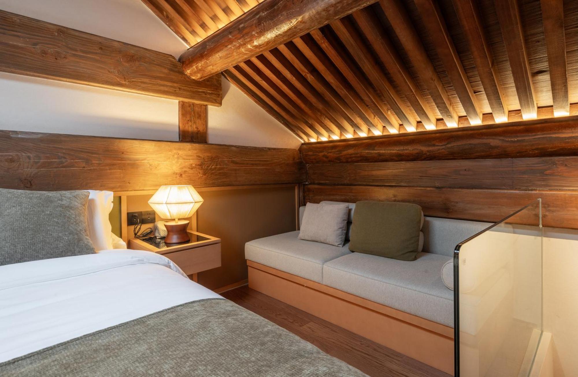 Happy Dragon Courtyard- Newly Renovated With French Windows, Near Tian'Anmen Forbidden City,Lama Temple And Heaven Temple, 3Minutes Walk From Subway,Fluent English Speaking With Tourist Sights Tickets Service ,Free Coffee &Laundry Service Beijing Eksteriør bilde