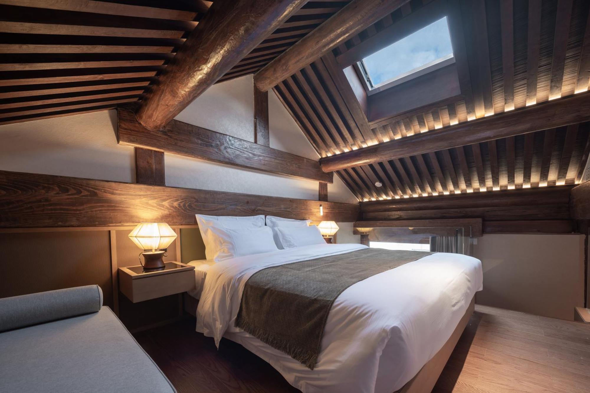 Happy Dragon Courtyard- Newly Renovated With French Windows, Near Tian'Anmen Forbidden City,Lama Temple And Heaven Temple, 3Minutes Walk From Subway,Fluent English Speaking With Tourist Sights Tickets Service ,Free Coffee &Laundry Service Beijing Eksteriør bilde