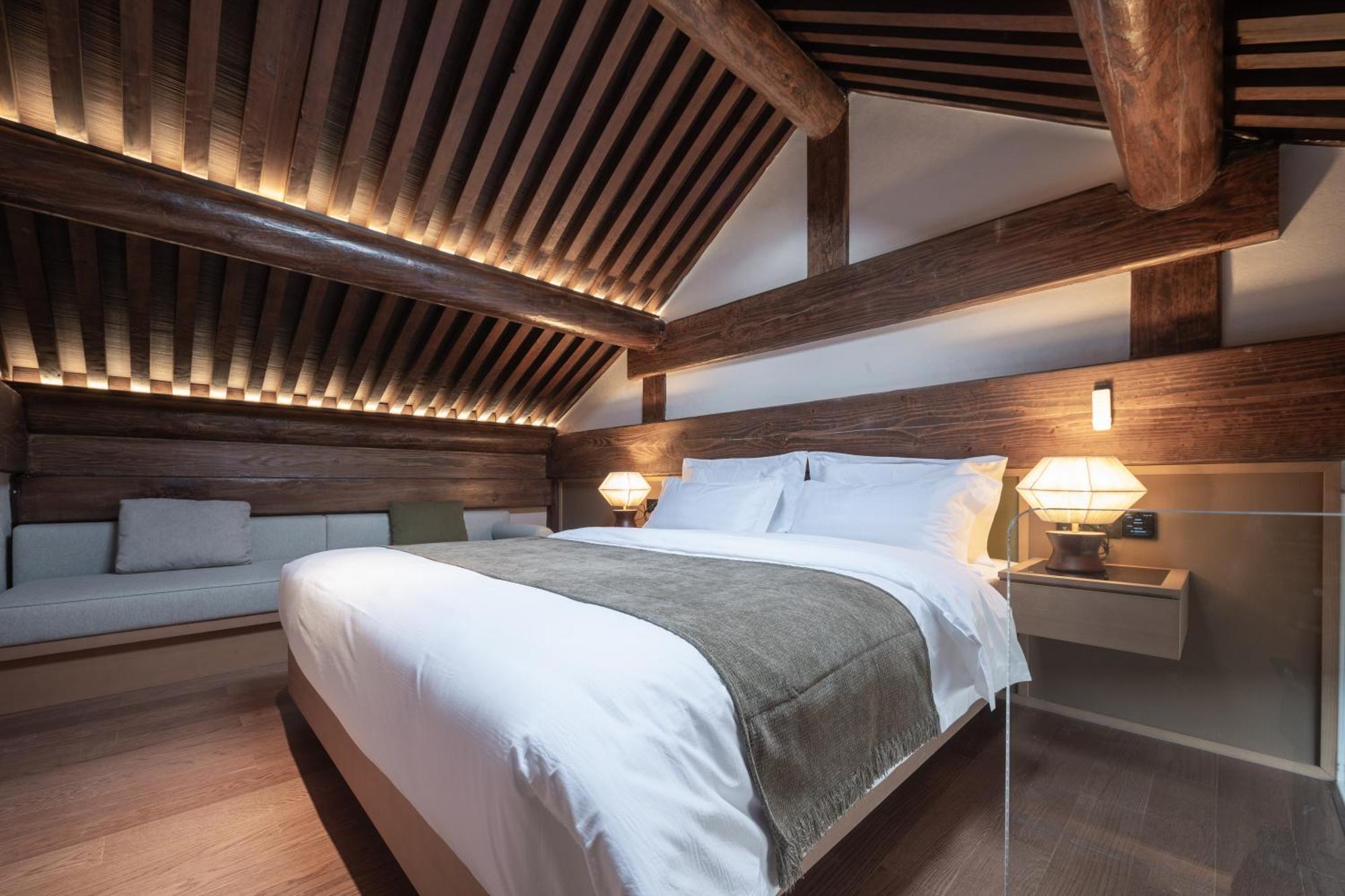 Happy Dragon Courtyard- Newly Renovated With French Windows, Near Tian'Anmen Forbidden City,Lama Temple And Heaven Temple, 3Minutes Walk From Subway,Fluent English Speaking With Tourist Sights Tickets Service ,Free Coffee &Laundry Service Beijing Eksteriør bilde